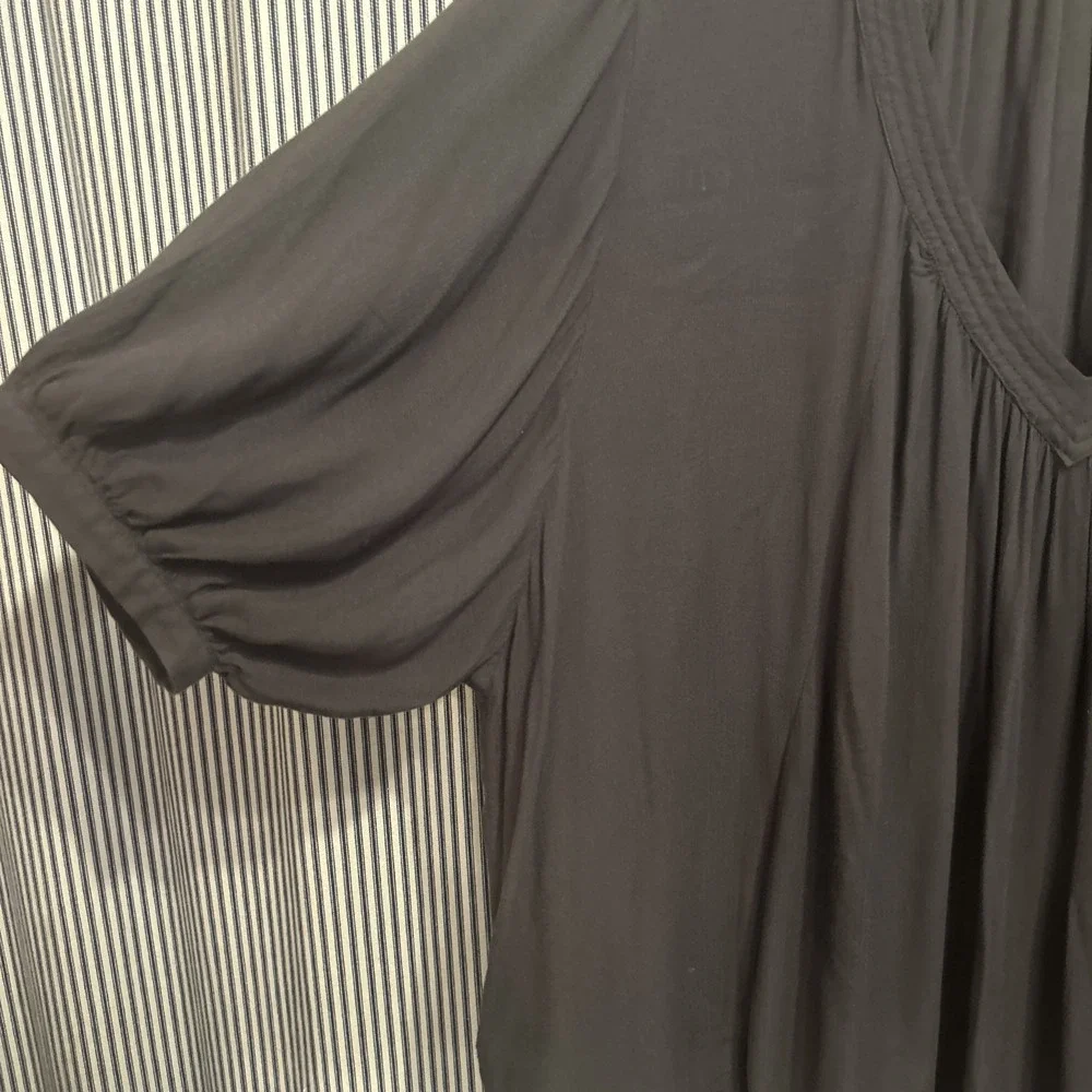 Free People Size Small Oversized Pit To Pit 33